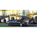Mercedes Pullman S600 у замка